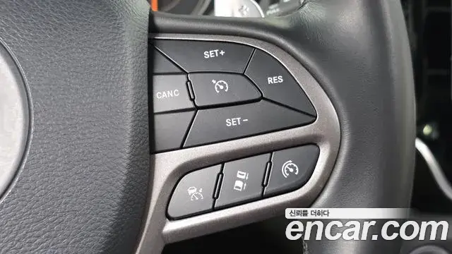 Jeep Cherokee 2021 — Фото 16/20