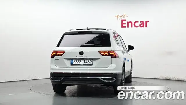 Volkswagen Tiguan Allspace 2022 — Photo 9/20