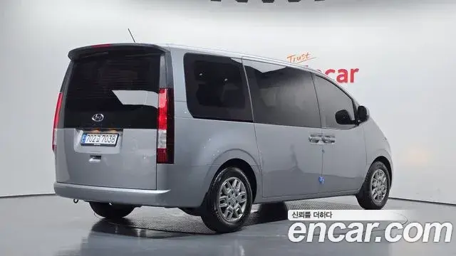 Hyundai Staria 2024 — Фото 1/20