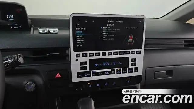 Hyundai Staria 2024 — Фото 14/20