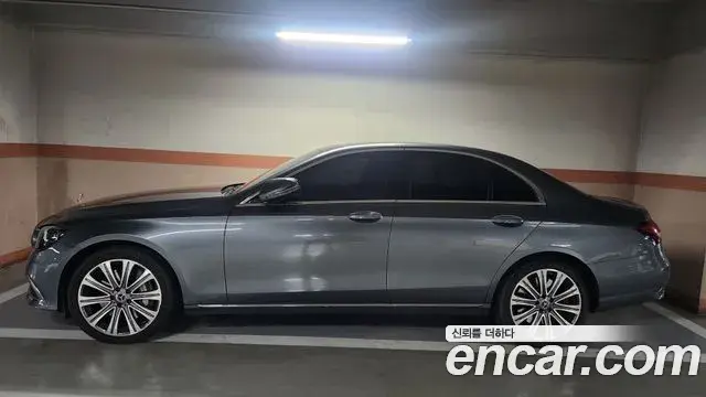 Mercedes-Benz E-Class 2021 — Фото 9/10