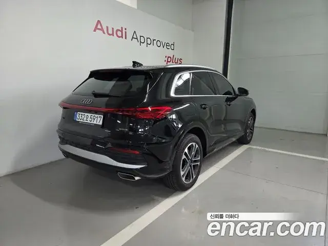 Audi Q5 2025 — Фото 2/18