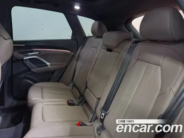 Audi Q5 2025 — Фото 11/18