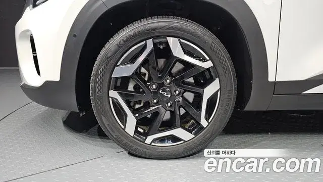 Kia Seltos 2022 — ფოტო 5/34