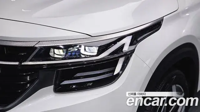 Kia Seltos 2022 — ფოტო 13/34