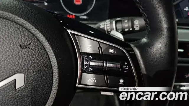 Kia Seltos 2022 — ფოტო 33/34