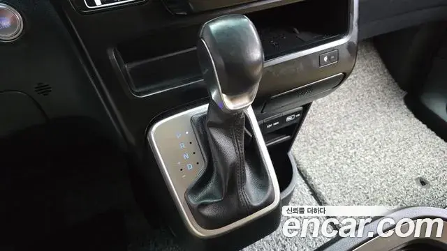 Hyundai Staria 2022 — Фото 7/20