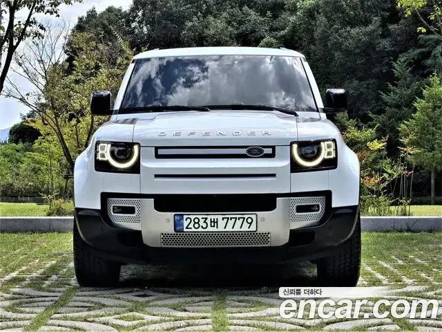 Land Rover Defender 2020 — Фото 2/20