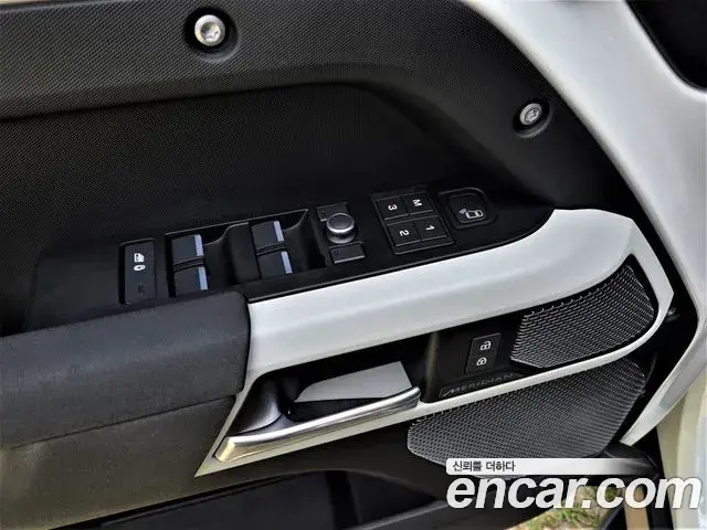 Land Rover Defender 2020 — Фото 12/20