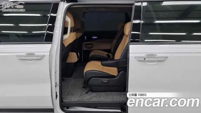 Kia Carnival 2023 — Фото 10/18