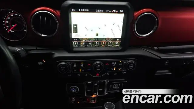 Jeep Wrangler 2021 — Фото 13/20