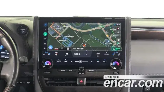 Toyota Alphard 2024 — Фото 15/20