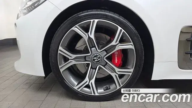 Kia Stinger 2020 — Фото 5/20