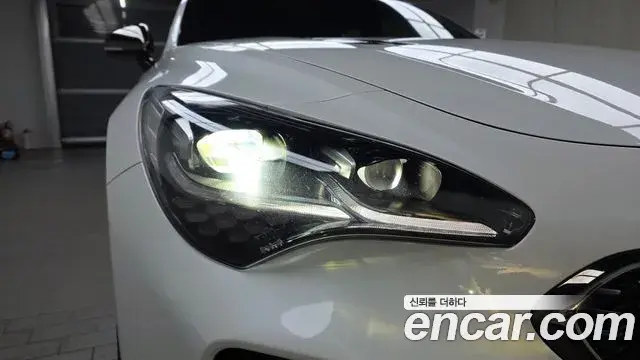 Kia Stinger 2020 — ფოტო 23/34