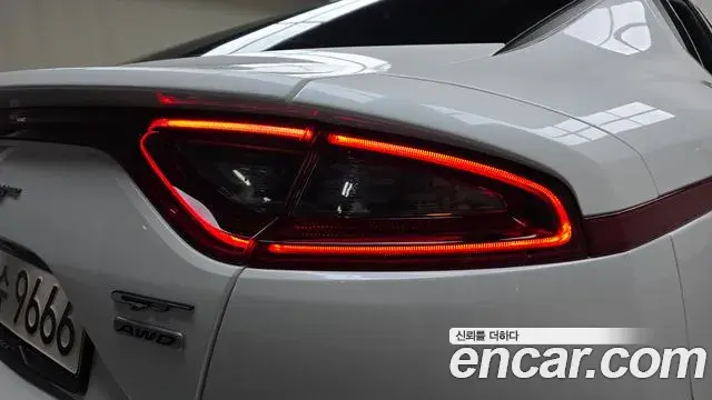 Kia Stinger 2020 — ფოტო 11/34