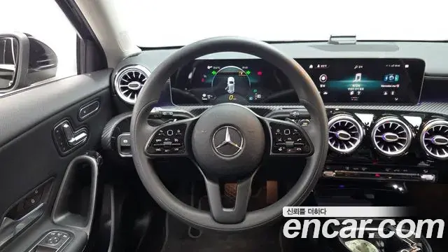 Mercedes-Benz A-Class 2020 — Фото 13/20