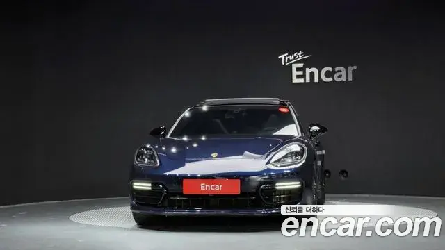 Porsche Panamera 2019 — Фото 3/20