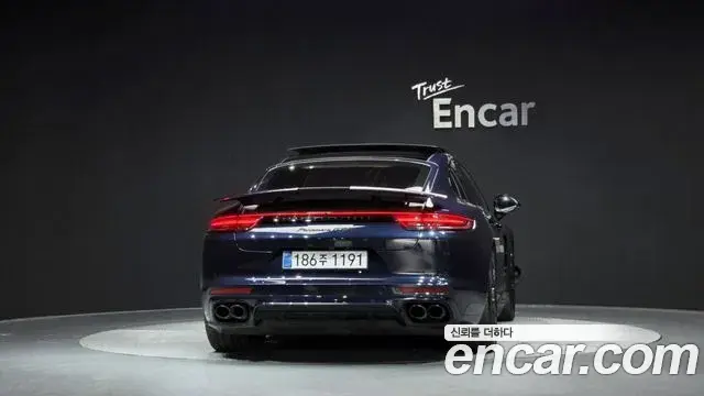 Porsche Panamera 2019 — Фото 4/20