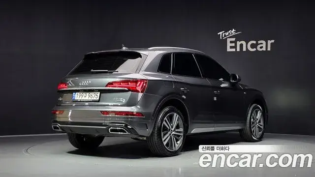 Audi Q5 2023 — Фото 2/20