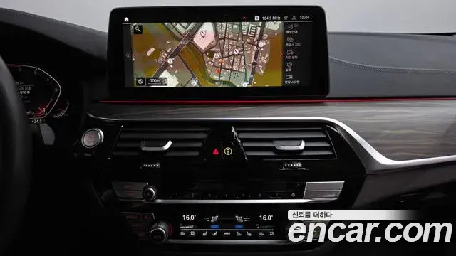BMW 5 Series 2023 — Фото 14/20