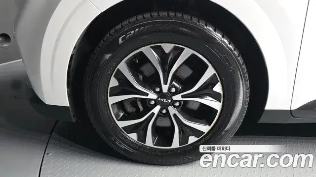 Kia Carnival 2023 — Фото 4/20