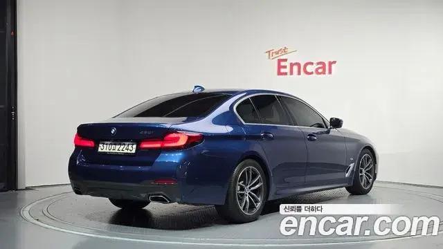 BMW 5 Series 2020 — Фото 2/20