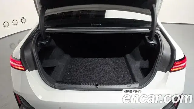 BMW 5 Series 2023 — Фото 18/20
