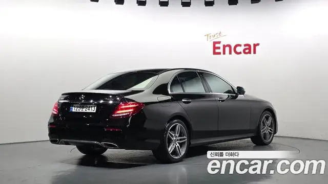 Mercedes-Benz E-Class 2019 — Фото 2/20
