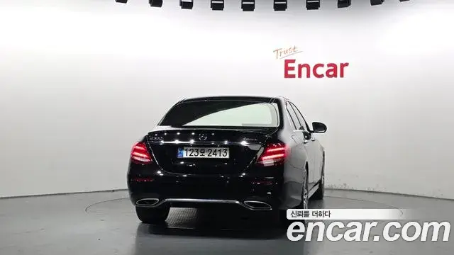 Mercedes-Benz E-Class 2019 — Фото 4/20