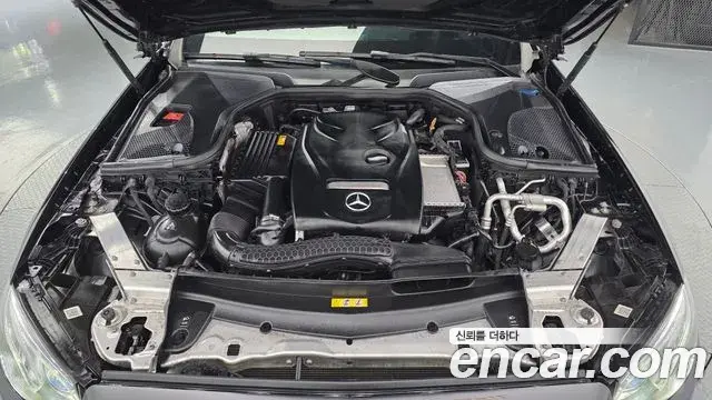 Mercedes-Benz E-Class 2019 — Фото 6/20
