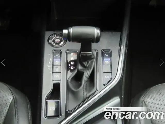 Kia Niro 2022 — Фото 11/20