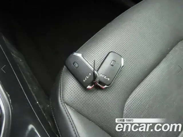 Kia Niro 2022 — Фото 15/20