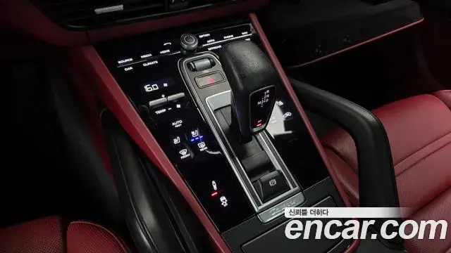 Porsche Cayenne 2021 — Фото 9/20