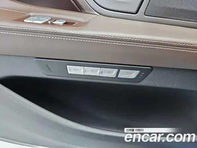 BMW 7 Series 2018 — Фото 17/20