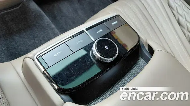 Kia K8 2022 — Şəkil 21/34