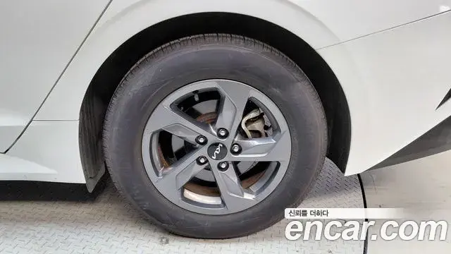 Kia K5 2022 — Photo 12/29