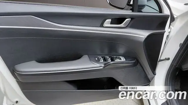 Kia K5 2022 — Photo 10/29