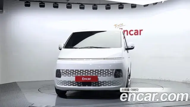 Hyundai Staria 2025 — Фото 3/20