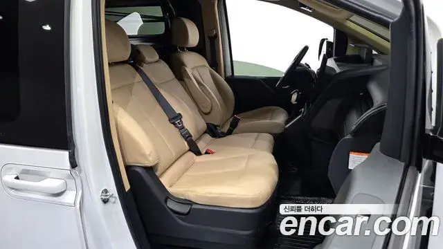 Hyundai Staria 2025 — Фото 11/20
