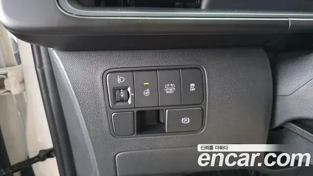 Hyundai Staria 2025 — Фото 15/20