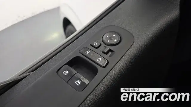 Hyundai Staria 2025 — Фото 19/20
