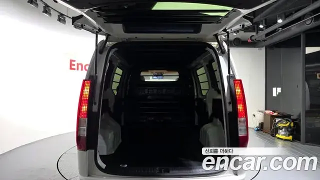 Hyundai Staria 2025 — Фото 20/20