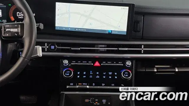 Hyundai Santa Fe 2025 — Фото 14/20