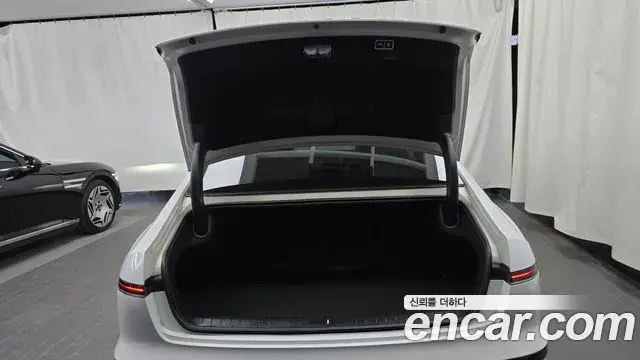 Hyundai Grandeur 2023 — Фото 18/18