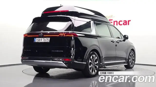 Kia Carnival 2021 — Фото 2/20