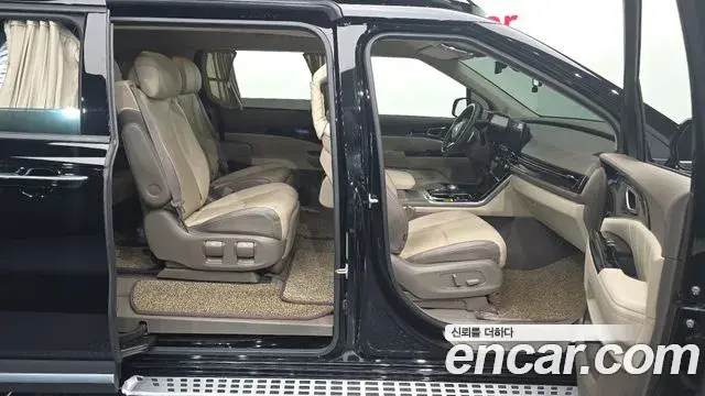 Kia Carnival 2021 — Фото 13/20