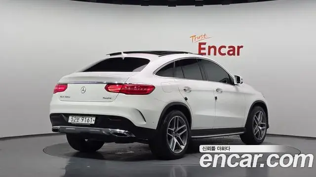 Mercedes-Benz GLE-Class 2018 — ფოტო 29/37