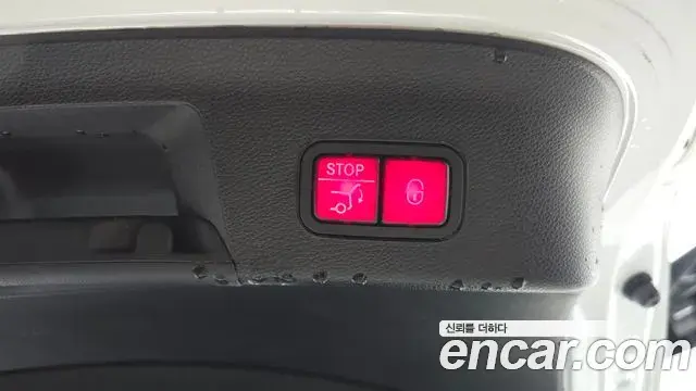 Mercedes-Benz GLE-Class 2018 — ფოტო 21/37