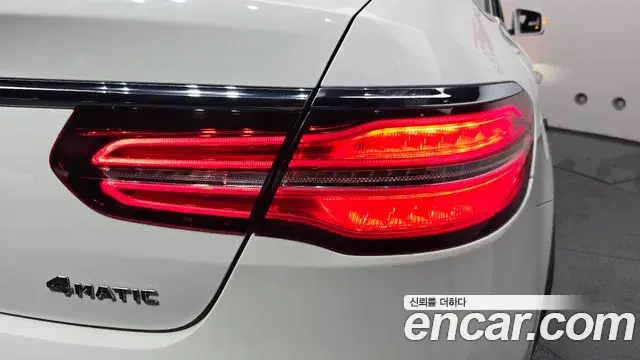 Mercedes-Benz GLE-Class 2018 — ფოტო 28/37