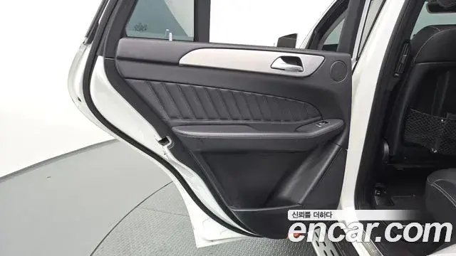 Mercedes-Benz GLE-Class 2018 — ფოტო 3/37